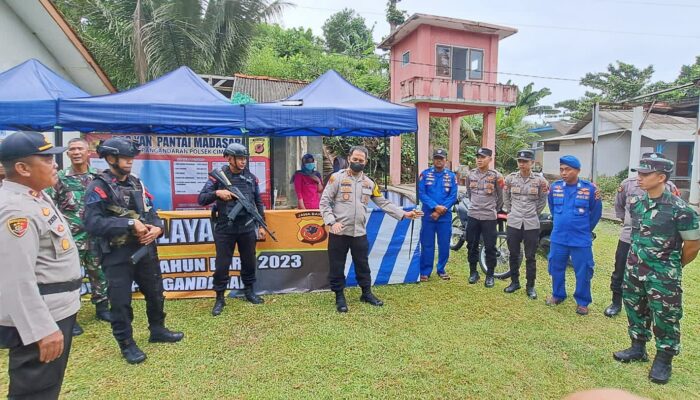 Karo SDM Polda Jabar Kunjungi Pospam Terpadu Di Pangandaran