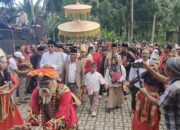 Mantap Ribuan Masyarakat Mengantarkan Dadang Okta Mendaftar Bacalon Bupati dan Wakil Bupati Pangandaran