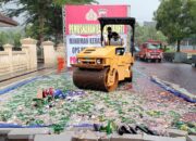 Bupati Saksikan Pemusnahan Barang Bukti Ribuan Miras Oleh Polres Pangandaran