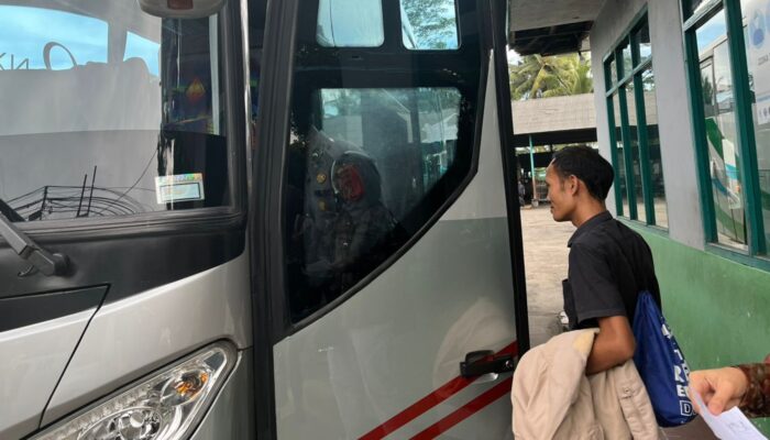 Polres Pangandaran Gelar Mudik Gratis Tujuan Bekasi,Warga Atusias Rayakan Idul Fitri 1445 H Di Kampung Halaman