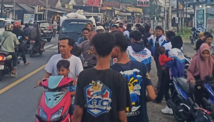 Puasa Ramadhan 2024 XTC Kalipucang Bagi-bagi Takjil Gratis Bagi Pengguna Jalan