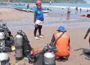 Tim Penyelam Pangandaran Dive Club Laksanakan Penyisiran Dasar Laut Pencarian Dua Wisatawan Tenggelam