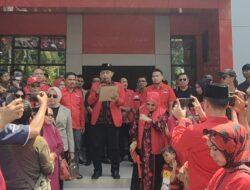 Dedication Of Life Dibacakan Asep Noordin Saat Akan Mendaftar Bacalon Kepala Daerah