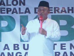 Dadang Okta Daftar Bacalon Bupati dan Wakil Bupati Diantar Kiyai Ke PKB Pangandaran