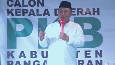 Dadang Okta Daftar Bacalon Bupati dan Wakil Bupati Diantar Kiyai Ke PKB Pangandaran