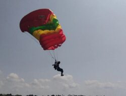 Jelang PON 2024, Atlet Terjun Payung Jabar Ikuti Pelatda Di Venue Bandara Nusawiru Pangandaran