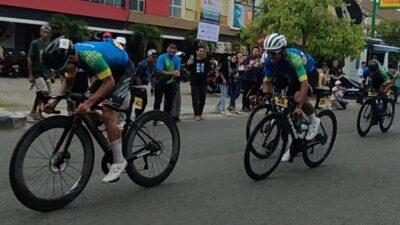 Peserta Cycling De Jabar 2024 Sampai Di Lokasi Finish Pantai Pangandaran