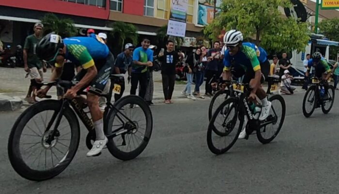 Peserta Cycling De Jabar 2024 Sampai Di Lokasi Finish Pantai Pangandaran