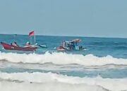 Perahu Nelayan Terbalik Saat Akan Melaut Di Muara Bojongsalawe, Ini Imbauan BMKG