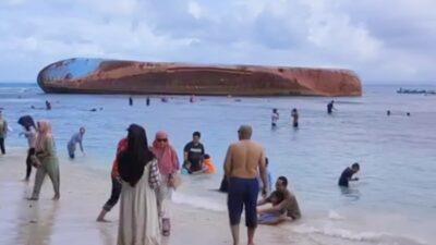 Ketua DPRD Pangandaran Bersama Tokoh Masyarakat Ajukan Permohonan Ke BKSDA Mengubah Status Pantai Pasir Putih