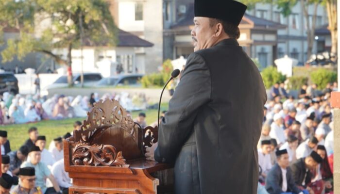 Bupati Pangandaran Bersama Warga Masyarakat Laksanakan Sholat Idul Adha 1445 Hijriyah Di Alun Alun Parigi
