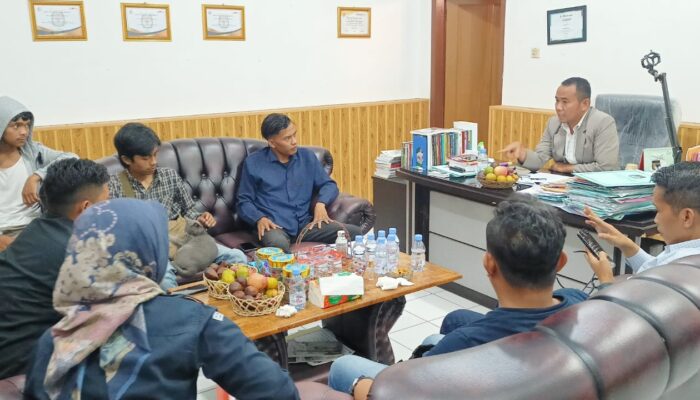 Kritik Mahasiswa untuk Demokrasi Lebih Baik: Audiensi MPD dengan KPU Pangandaran Terungkap Kelalaian Administrasi