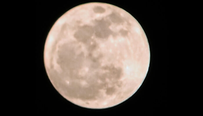 FOTO: Bulan Purnama Menjelang Supermoon Bluemoon Dari Pantai Bojongsalawe