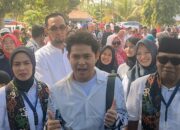 Cakra Khan Antar Kakaknya Daftar Calon Bupati di KPU Pangandaran
