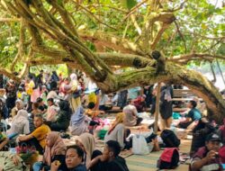 Pantai Batukaras Menjadi Magnet Wisatawan pada Libur Tahun Baru 2025