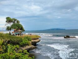 Libur Tahun Baru 2025, Pantai Batu Hiu Jadi Destinasi Favorit Wisatawan di Pangandaran