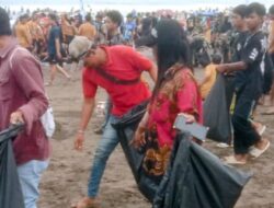 Relawan Gelar Aksi Bersih Pantai di Pangandaran, Wujud Apresiasi untuk Pariwisata