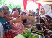 Antusiasme Warga Sambut TMMD Ke-123, Stand Pangan Murah Diserbu Pembeli