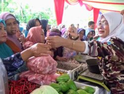 Antusiasme Warga Sambut TMMD Ke-123, Stand Pangan Murah Diserbu Pembeli