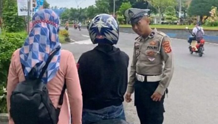 Utamakan Keselamatan, Satlantas Polres Pangandaran Imbau Penggunaan Helm dan Kelengkapan Surat Kendaraan