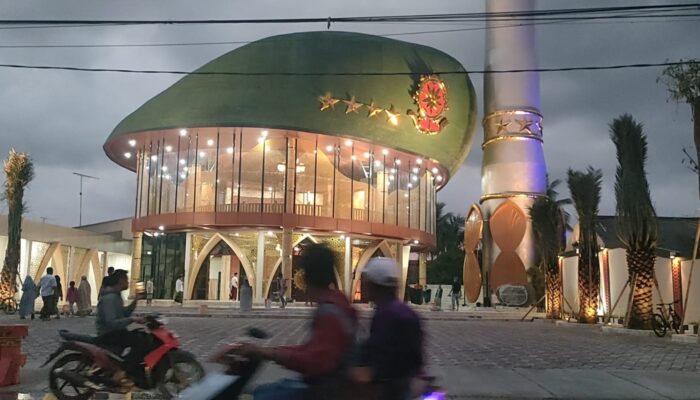 Potret Masjid Jami Ar Rohman Saat Malam Hari