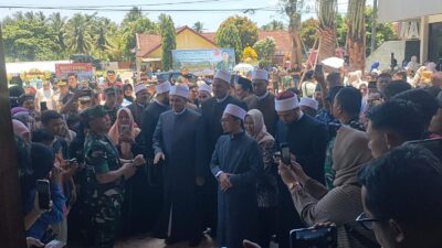 Antusias Warga Menghadiri Peresmian Masjid Jami Ar Rohman Oleh Panglima TNI Jenderal Agus Subiyanto
