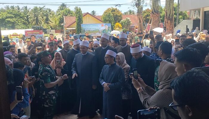 Antusias Warga Menghadiri Peresmian Masjid Jami Ar Rohman Oleh Panglima TNI Jenderal Agus Subiyanto