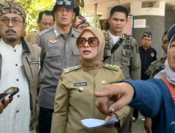Bupati Pangandaran Pimpin Penertiban Pedagang dan Parkir di Kawasan Pantai Jelang Libur Lebaran 2025