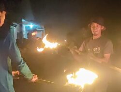 Tradisi Pawai Obor Sambut Idul Fitri 1446 H di Dusun Cipicung