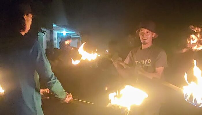 Tradisi Pawai Obor Sambut Idul Fitri 1446 H di Dusun Cipicung