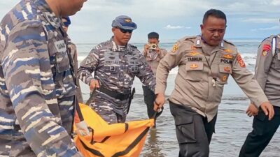 Tim SAR Gabungan Temukan Jasad Wisatawan Garut yang Terseret Arus di Pangandaran