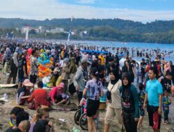 Pantai Pangandaran Jadi Primadona Libur Lebaran 2025, Balawista Catat 62 Kasus Laka Laut
