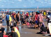 Kunjungan Wisatawan Libur Lebaran Membludak, PAD Pariwisata Pangandaran Tembus Rp 9 Miliar