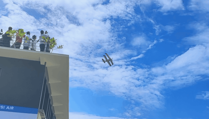 Meriah! Pangandaran Air Show 2025 dan HUT ke-20 Susi Air Disambut Antusias Ribuan Pengunjung