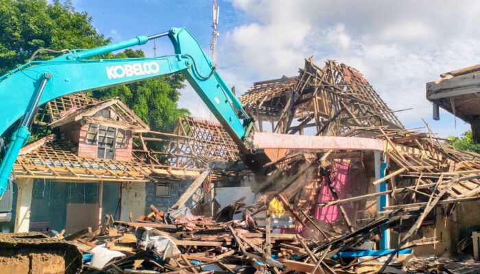 Proses Perataan Pasar Wisata Pangandaran,Rencananya Akan Dijadikan Lokasi Parkir
