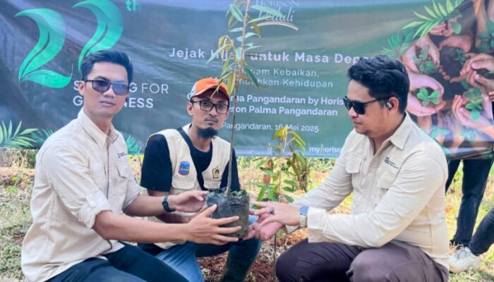 Kelompok Tani Cintabumi Junior Tanam 100 Pohon Durian Musang King untuk Lindungi Kawasan Konservasi