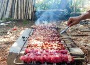 Tradisi Bakar Sate Warnai Perayaan Idul Adha di Pangandaran