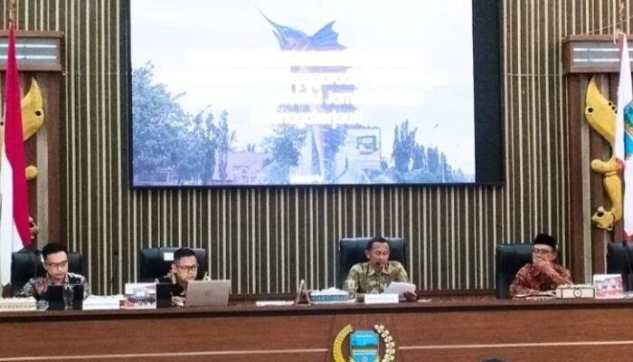DPRD Pangandaran Bahas Empat Raperda Inisiatif Tahun 2025 dalam Seminar Akademik