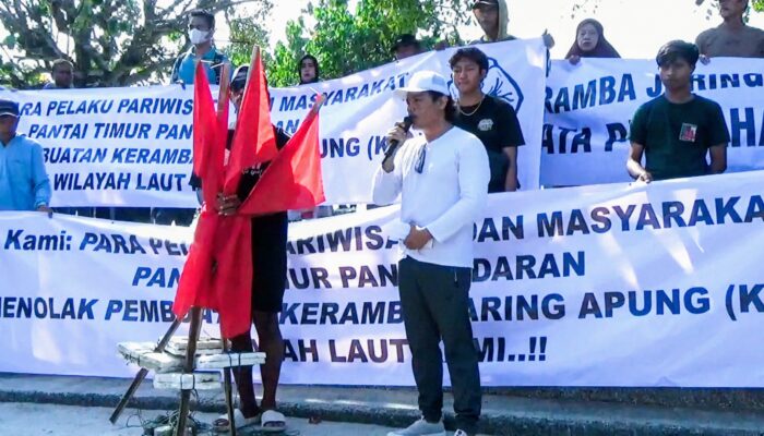 Forum Bela Pariwisata Pangandaran Gelar Aksi Tolak Keramba Jaring Apung di Pantai Timur