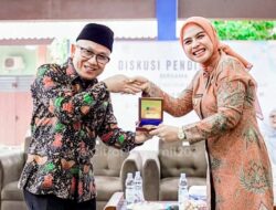 Wamen Pendidikan Dasar dan Menengah Prof. Atip Latipulhayat Bersilaturahmi dengan Kepala Sekolah se-Kabupaten Pangandaran