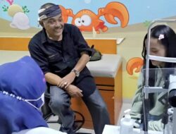 Eka Santosa Akan Dirikan Yayasan Sarah Tsunami di Pantai Batu Hiu