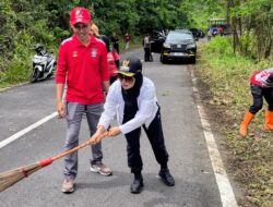 Bupati Pangandaran Pimpin Aksi Bersih-Bersih Jalan Penghubung Pantai Batukaras–Madasari