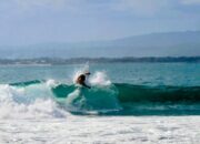 Instruktur Surfing Pangandaran, Ami Dahui: 15 Tahun Dedikasikan Diri Ajarkan Wisatawan Menaklukkan Ombak