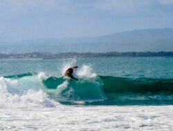 Instruktur Surfing Pangandaran, Ami Dahui: 15 Tahun Dedikasikan Diri Ajarkan Wisatawan Menaklukkan Ombak