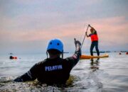 PKPP dan Pos TNI AL Pangandaran Kenalkan Olahraga Stand-Up Paddle kepada Calon Taruna-Taruni