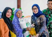Pemerintah Kabupaten Pangandaran Salurkan Bantuan Pangan untuk Warga Sindangsari dan Mekarsari