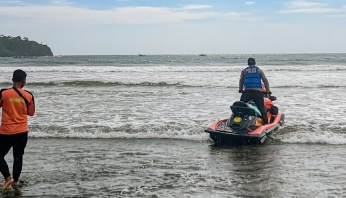 Tim Gabungan Lanjutkan Pencarian Wisatawan Terseret Arus di Pantai Barat Pangandaran