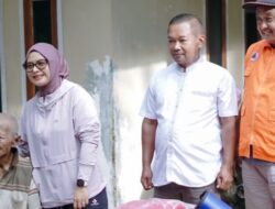 Sigap dan Humanis, Bupati Pangandaran Dampingi Korban Kebakaran Lansia