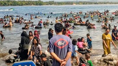 Wisatawan Membludak Di Pangandaran,Tembus 341 Ribu Dalam 5 Hari Libur Lebaran 2026