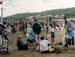 Ratusan Ribu Wisatawan Padati Pangandaran,Puncak Kunjungan Tembus 100 Ribu Lebih Dalam Sehari